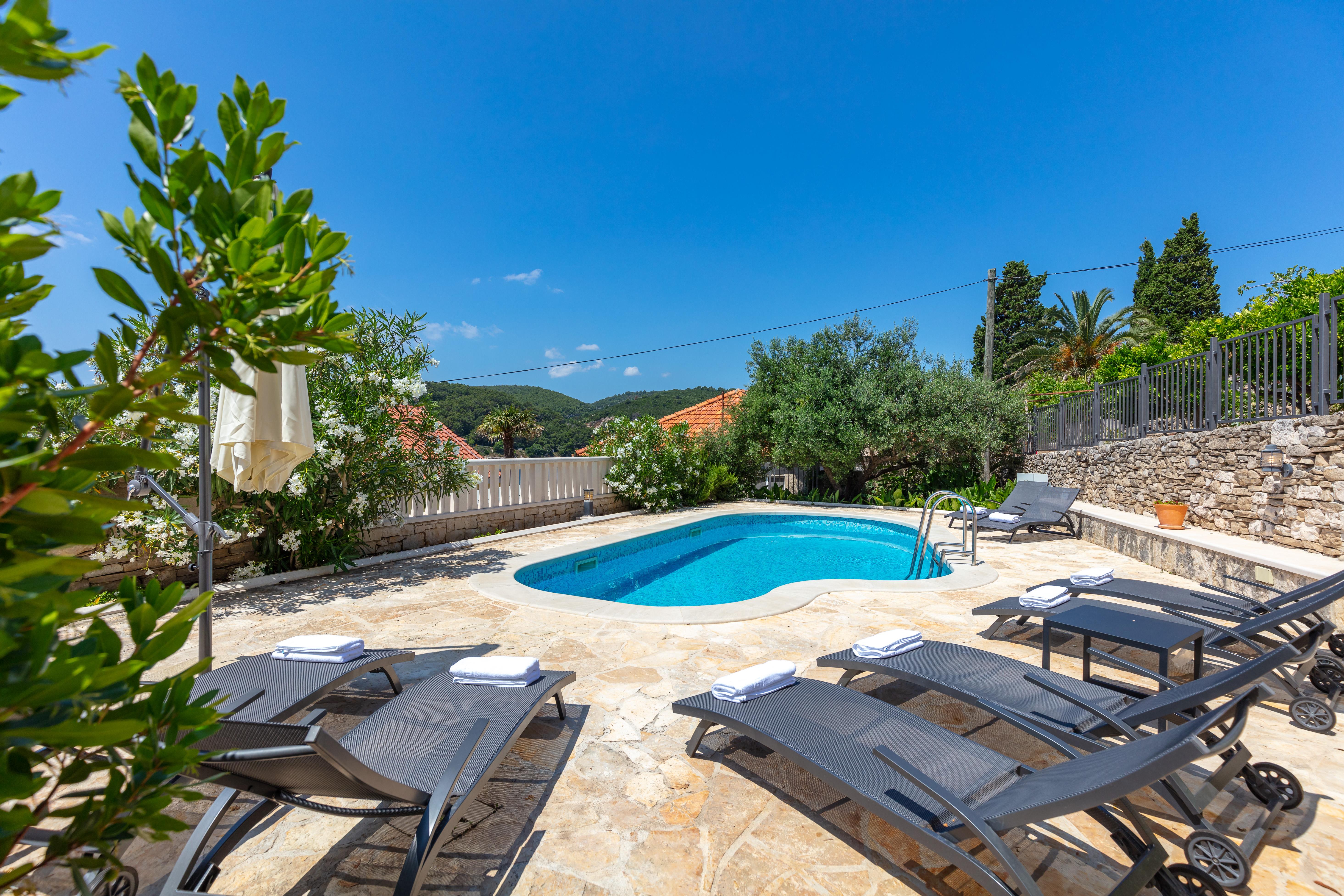 Your Family Oasis By The Sea Villa Mir Vami, Heated Pool Sumartin Buitenkant foto