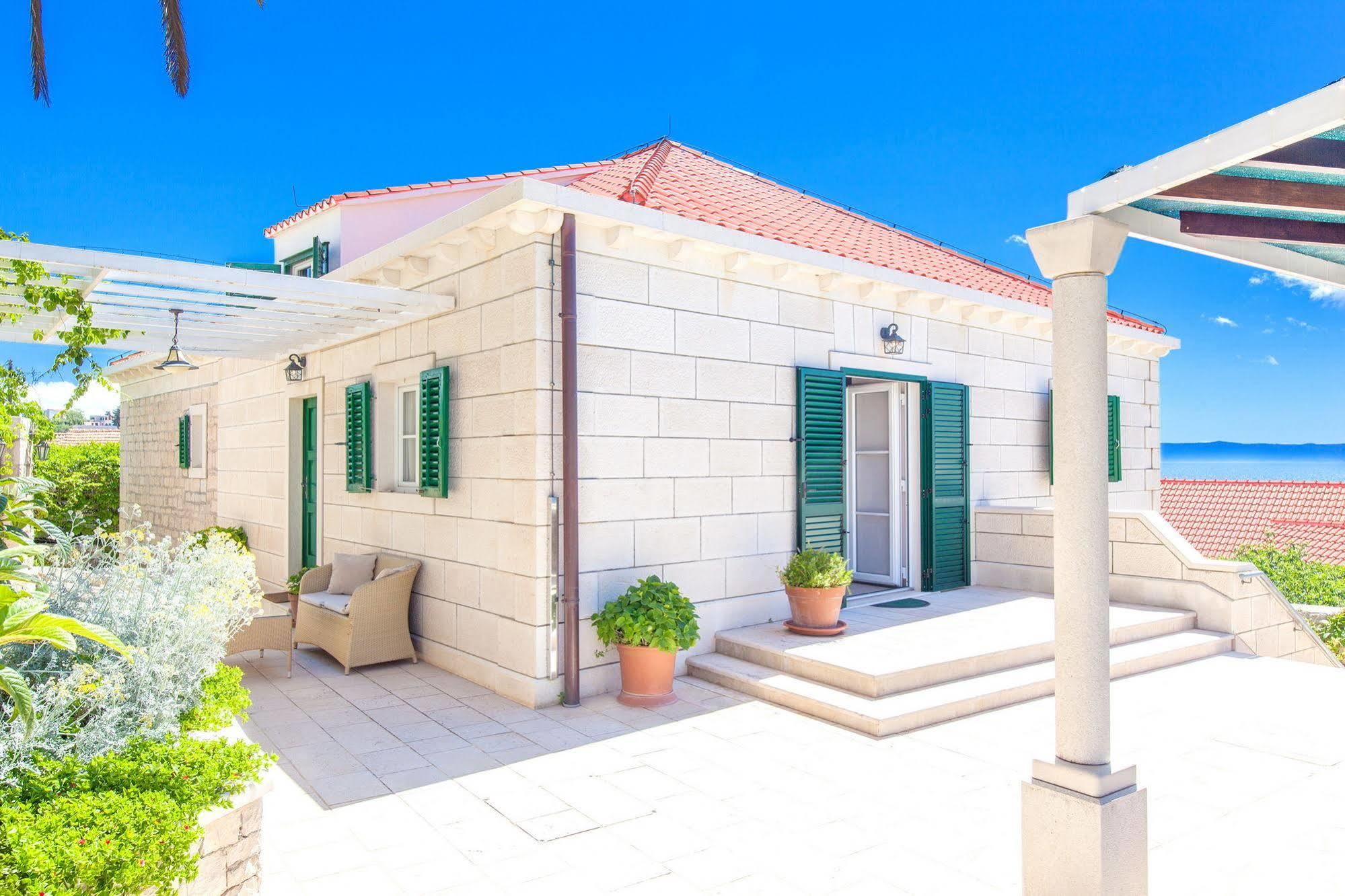 Your Family Oasis By The Sea Villa Mir Vami, Heated Pool Sumartin Buitenkant foto