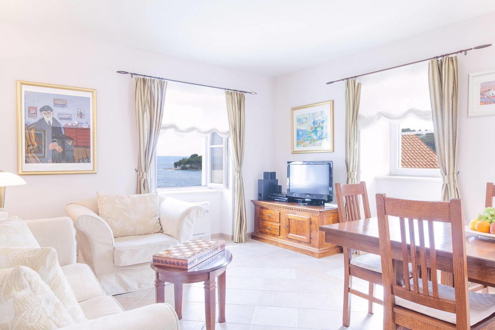 Your Family Oasis By The Sea Villa Mir Vami, Heated Pool Sumartin Buitenkant foto