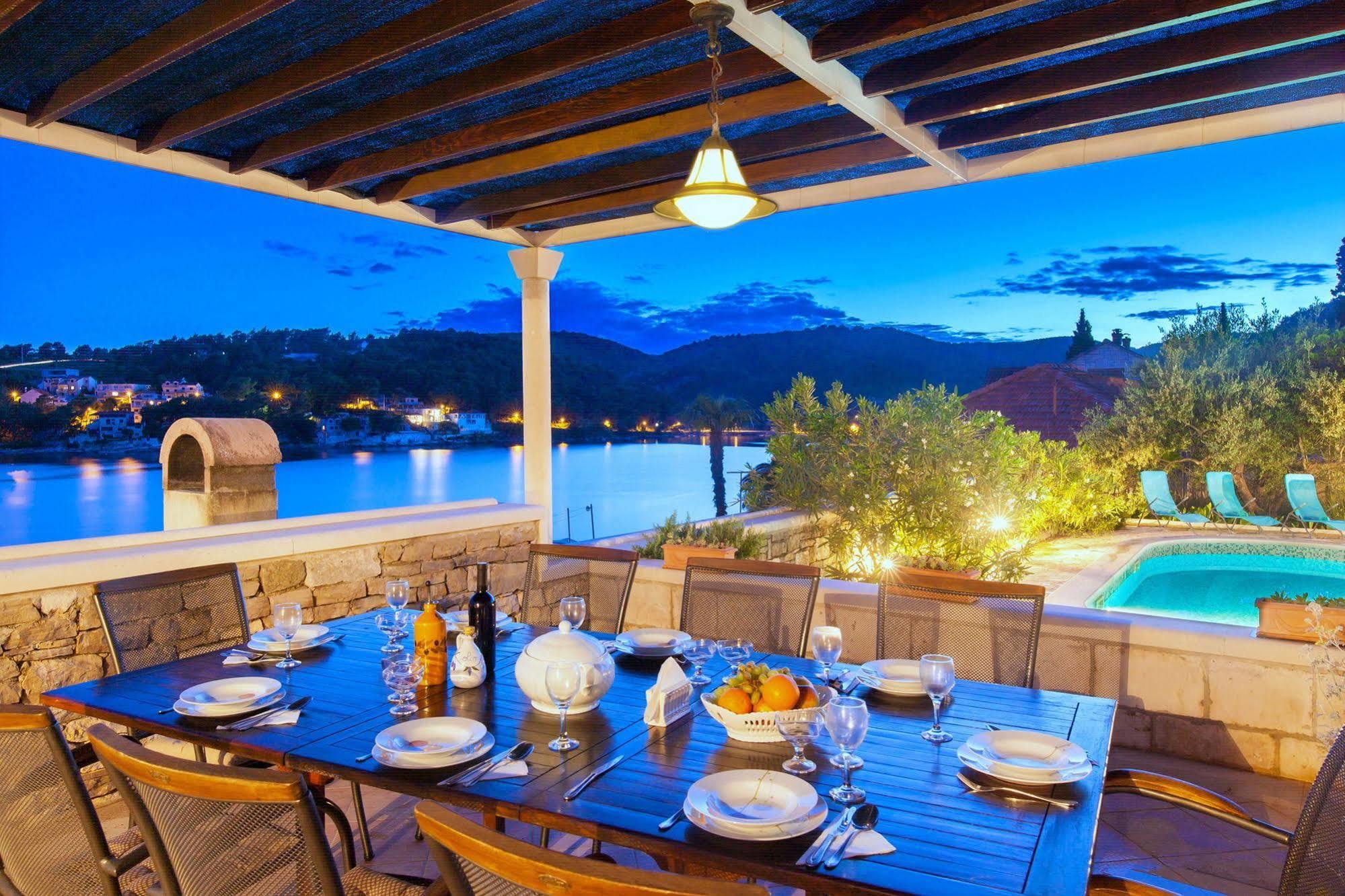 Your Family Oasis By The Sea Villa Mir Vami, Heated Pool Sumartin Buitenkant foto